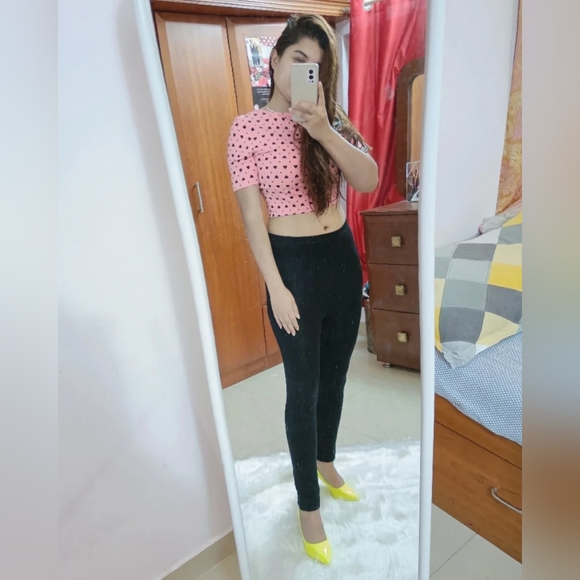 Casual Pink Crop Top - Picture 4 of 5